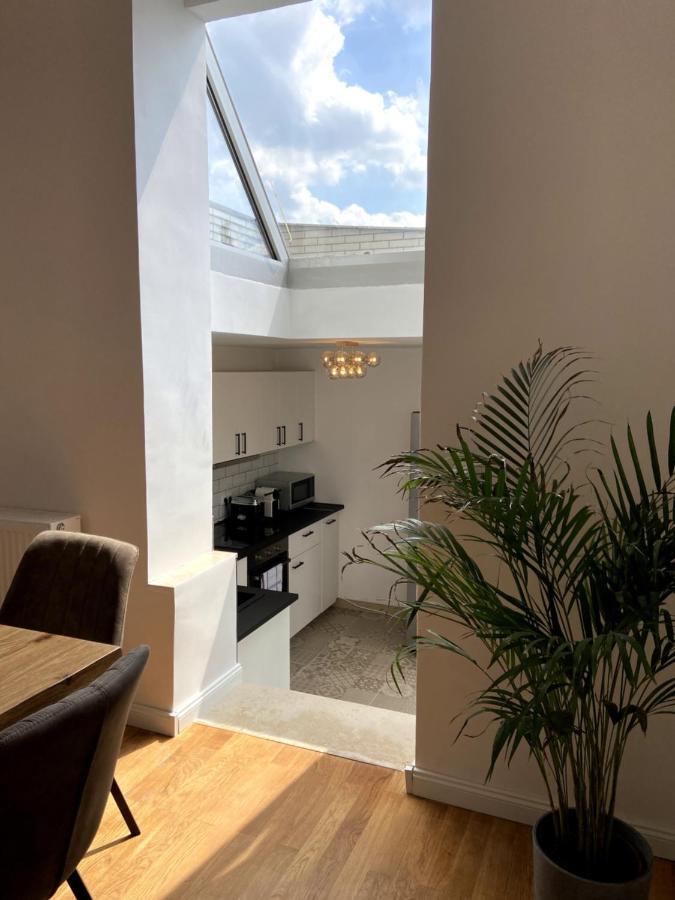 Wunderschöne sanierte Wohnung vor den Toren Kölns Exterior foto